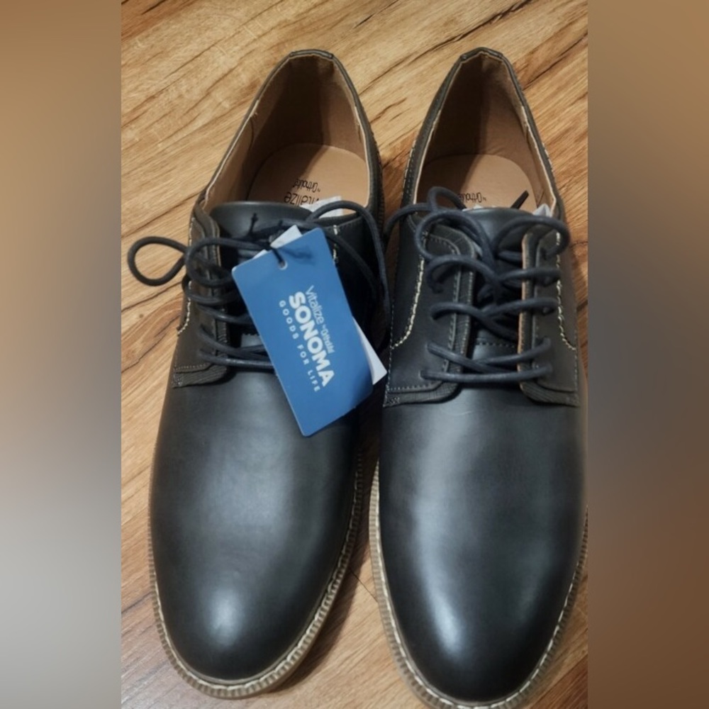 Sonoma size 91/2 Wide brand new with tags . Cody grey